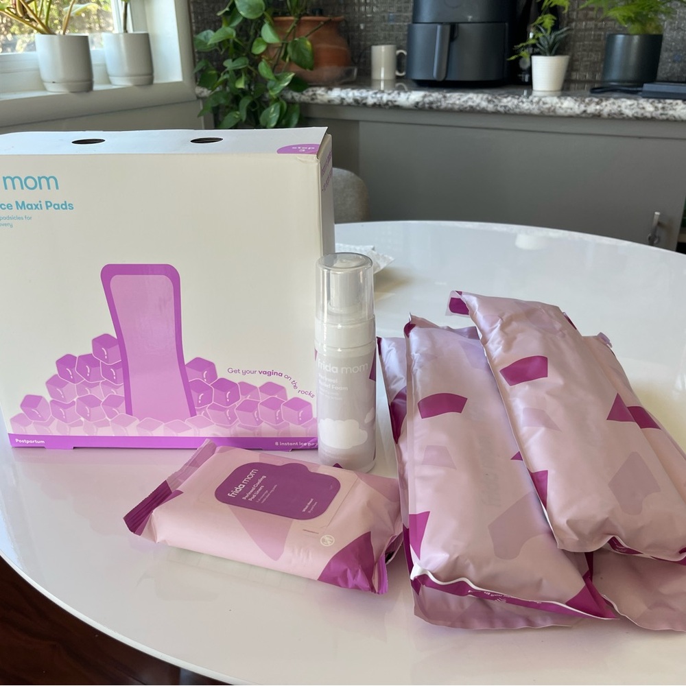 Frida Mom Women Bath & Body Set - Pink